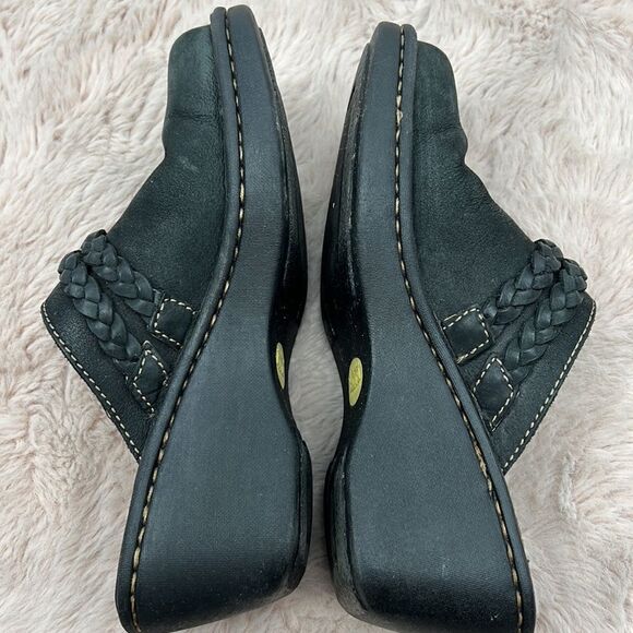 Born
black braided strap leather upper clogs size 6 - Picture 3 of 9